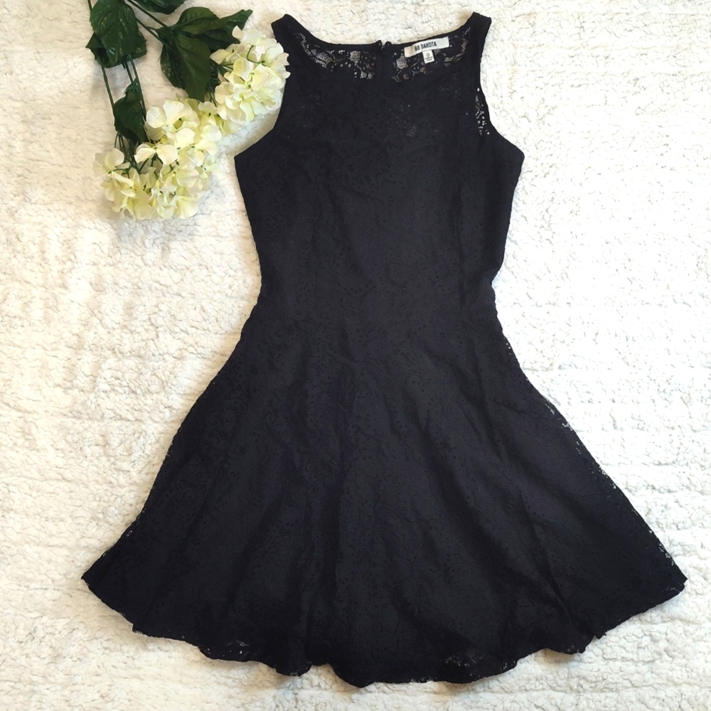 NWOT BB Dakota Black Lace Mini Sleeveless Dress